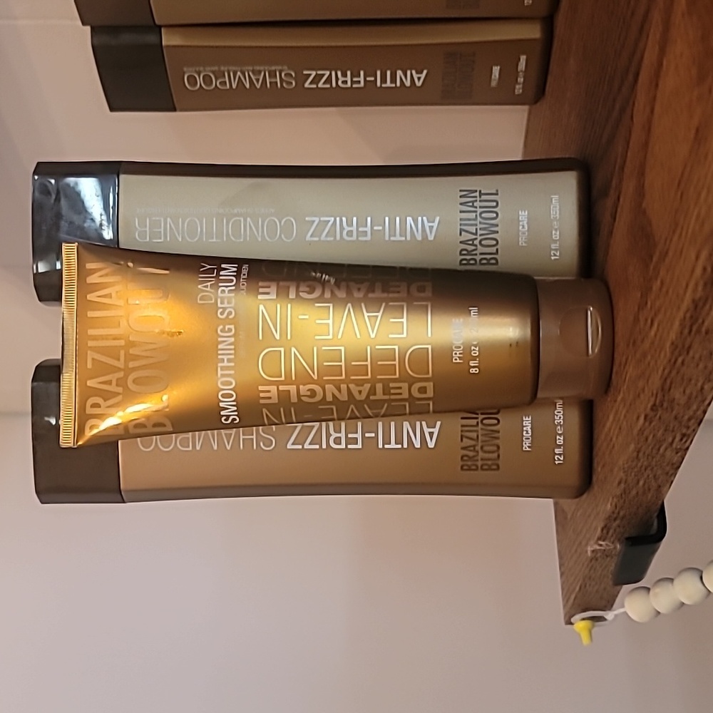 ABSOLUTELY NO OFFERSBrazilian blowout shampoo conditioner & smoothing serum